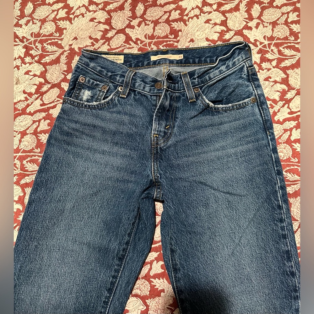 LEVI’S JEANS - MIDDY STRAIGHT IDLE TIME